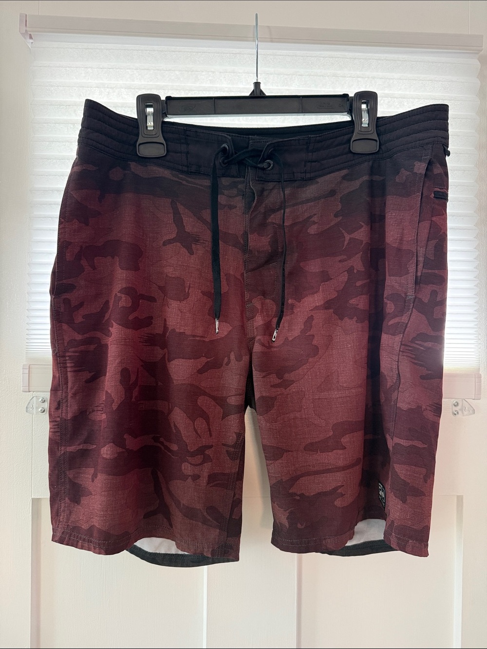 Pelagic high performance Men's Maroon Camo Swim Shorts- Sz 34